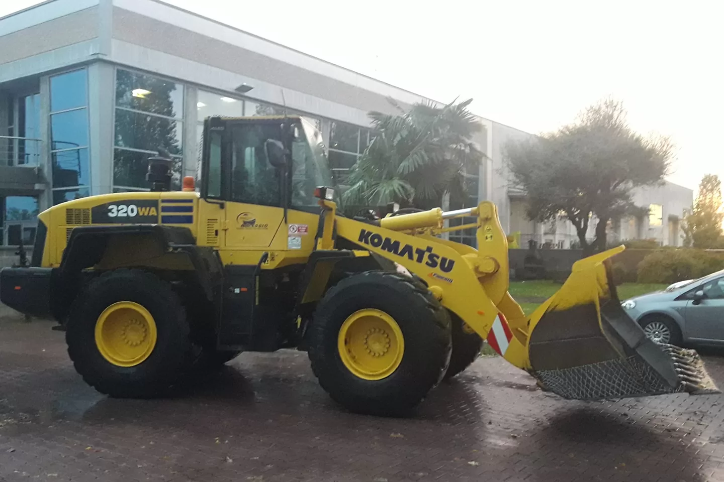 noleggio pale e minipale pala komatsu targa wa320 gommata diesel